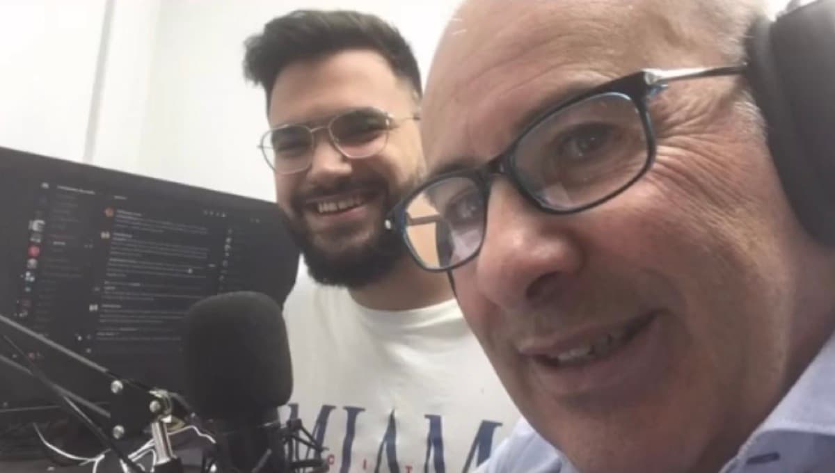 Fran y Nacho Santos en la cabina de retransmisión